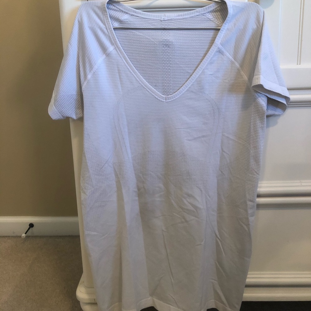 Lululemon Swiftly Tech V Neck *read description*